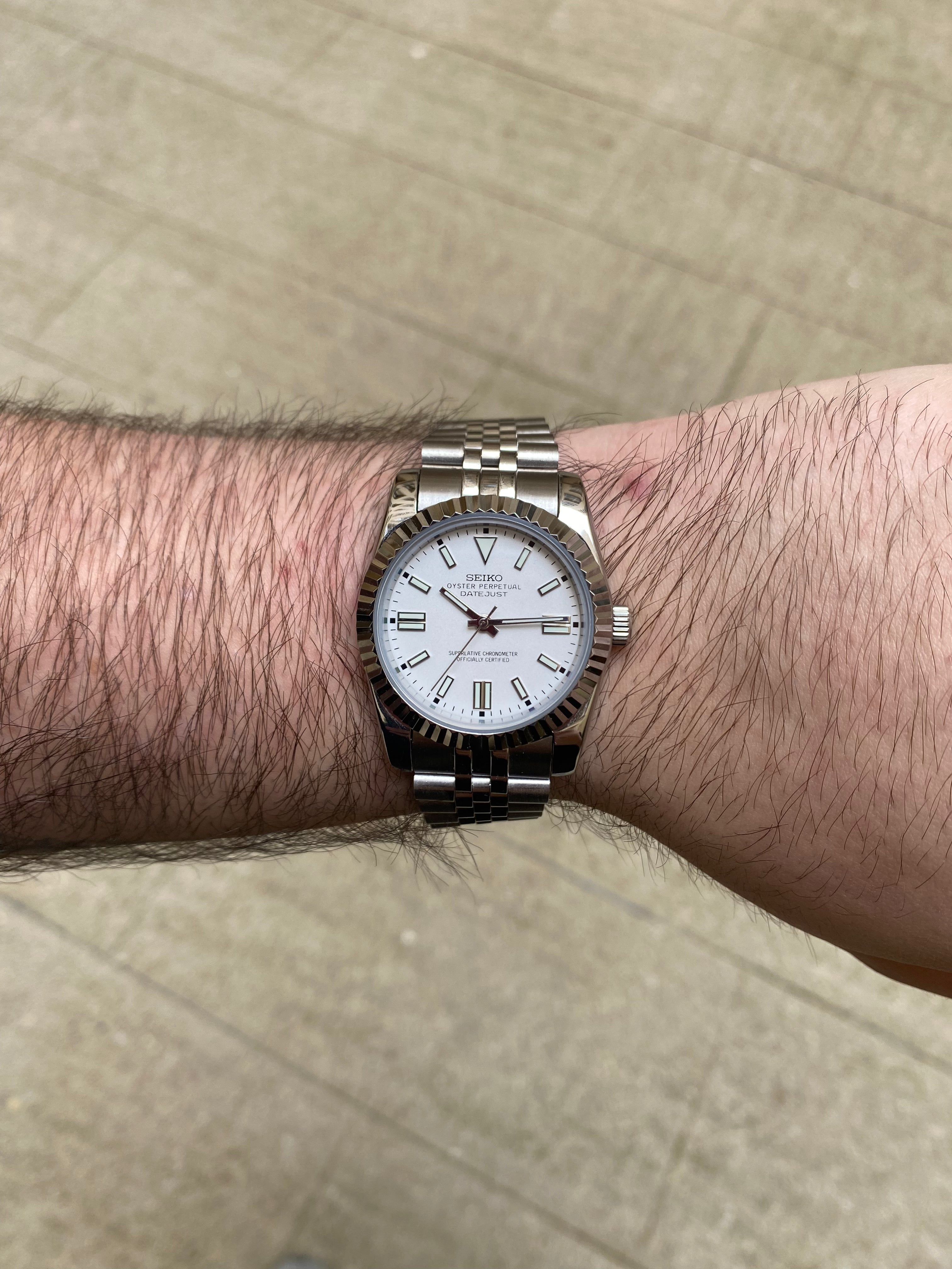 SEIKOJUST FOND BLANC